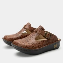 Shoes Classic Loretta Shoe