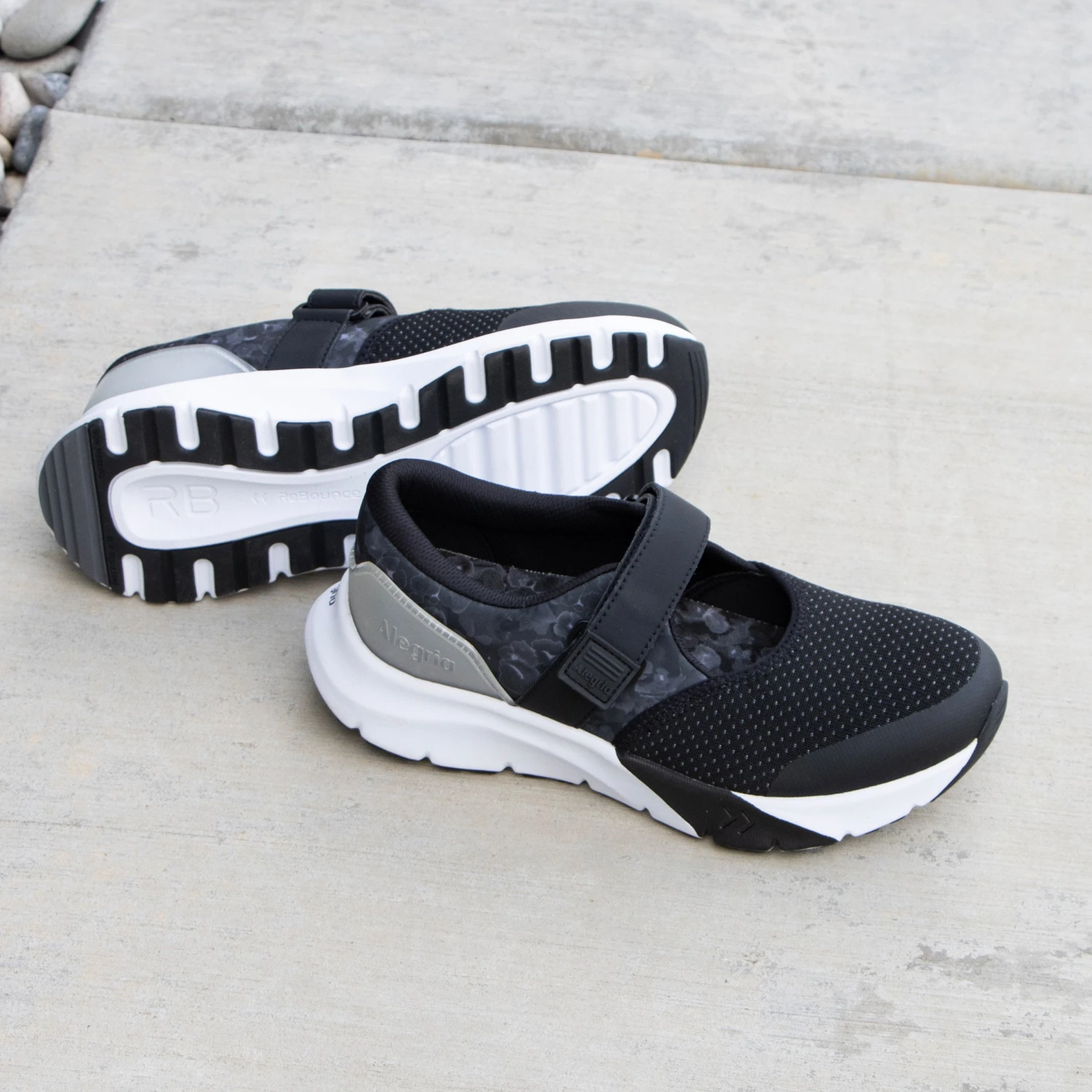 Atlis Poppy Pop Black Shoe 2 Atlis Poppy Pop Black Shoe - Image 2