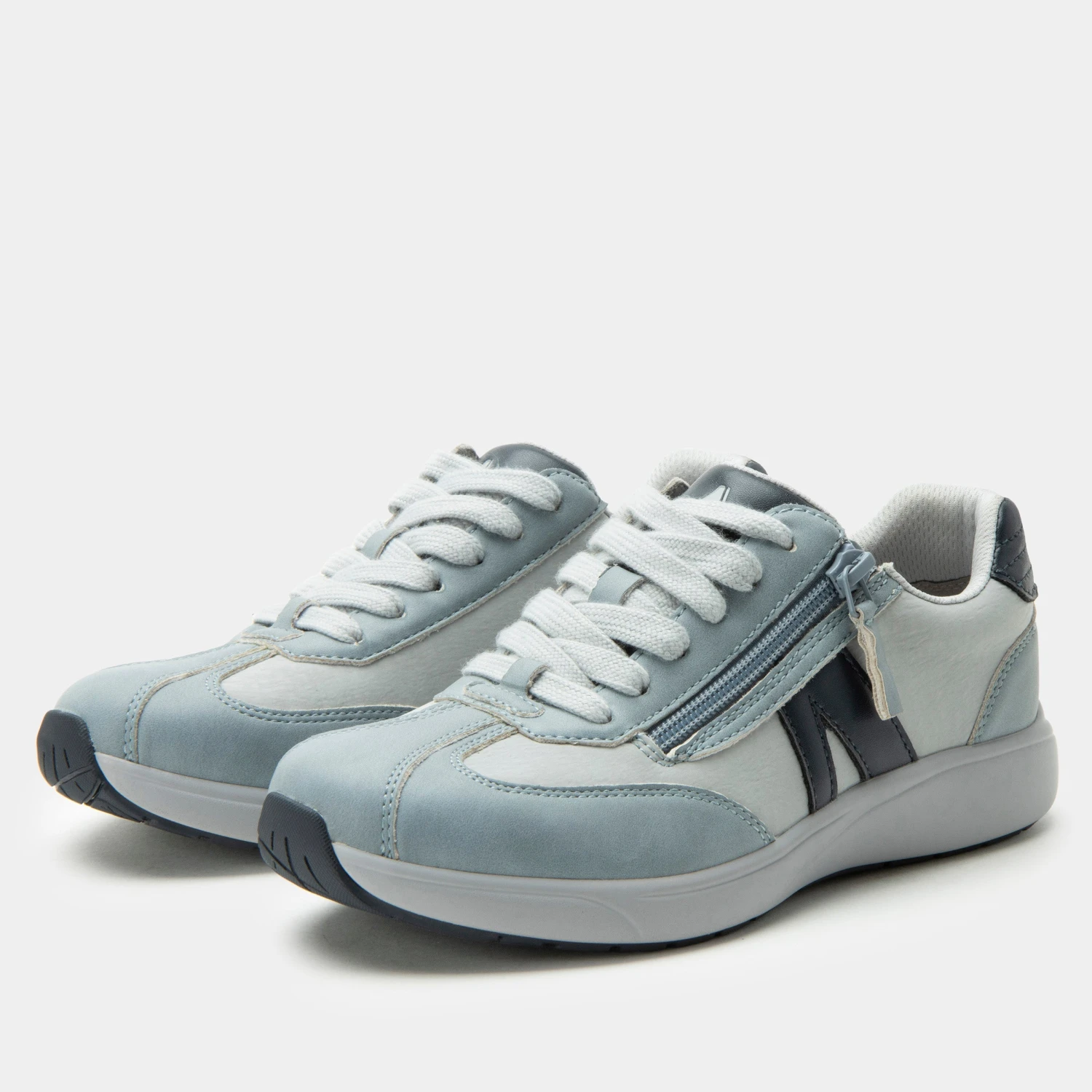 Eazeer Retro Blue Shoe 1 Eazeer Retro Blue Shoe