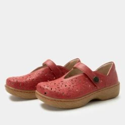 Shoes Opheliah Razberry Breeze Shoe