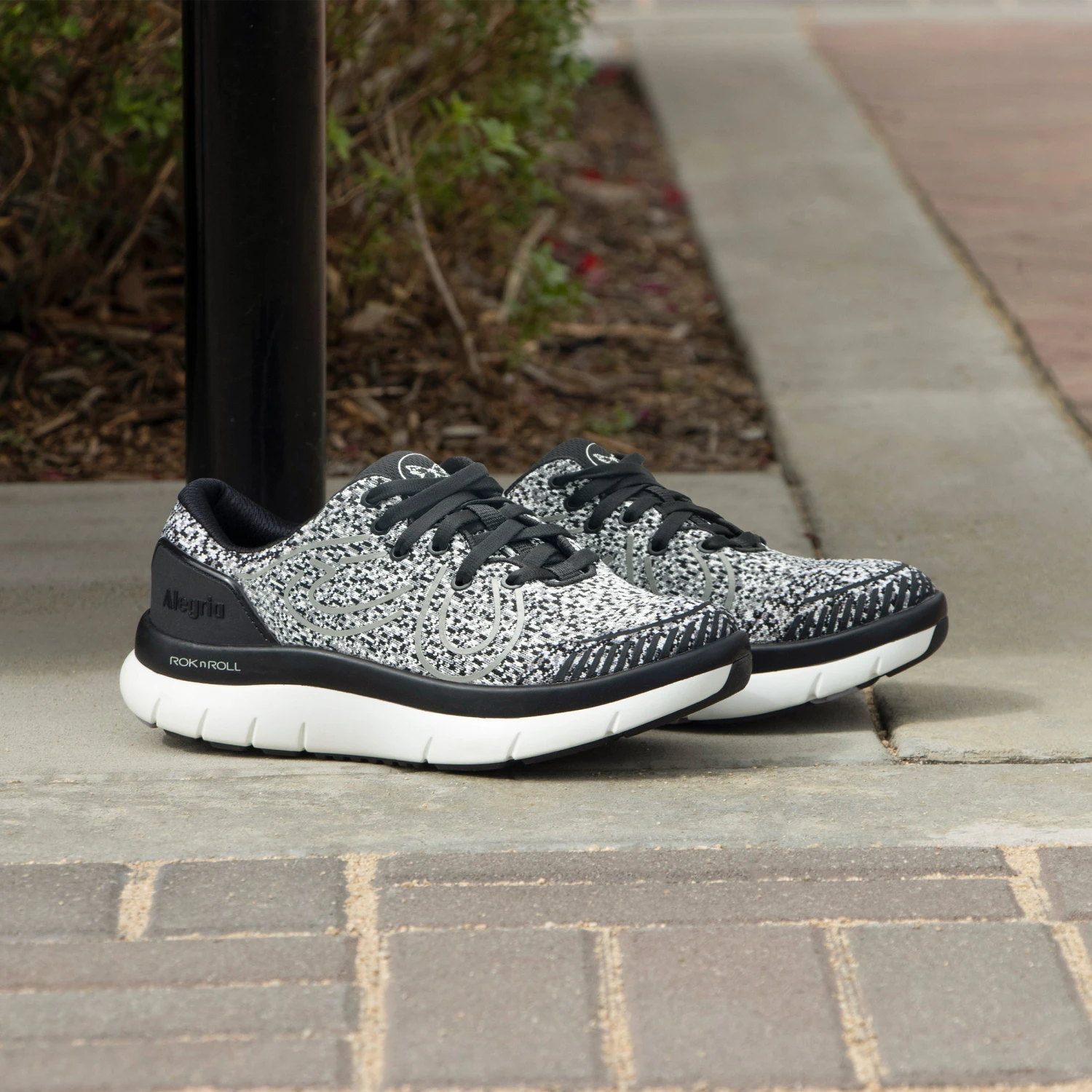 Roll On 2 Ink Shoe 2 Roll On 2 Ink Shoe - Image 2